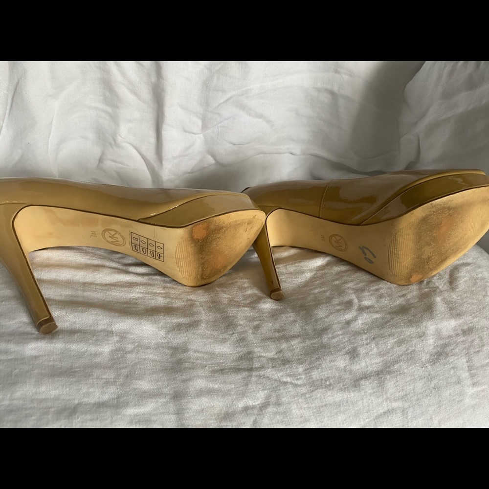 Micheal Kors Heels - Picture 4 of 5